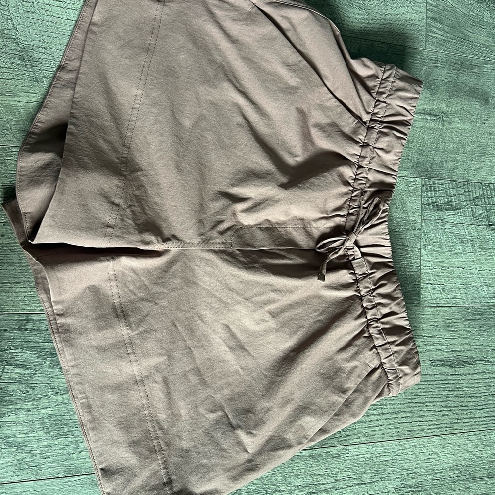 lululemon Women's paperbag style Shorts
